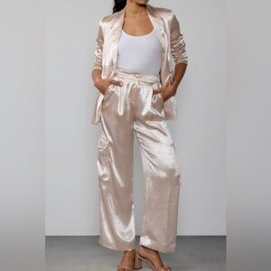NY & Co Liquid Shine Wide Leg Pleated Cargo Pants Size M NWT